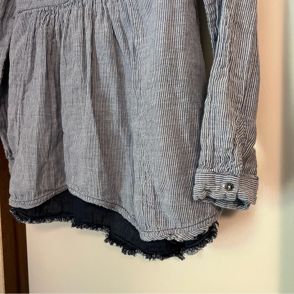 Free People All Who Wander Subtle Striped Blue White Top Cotton Chambray XS - Picture 5 of 13